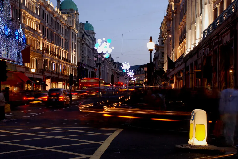 PICCADILLY CIRCUS